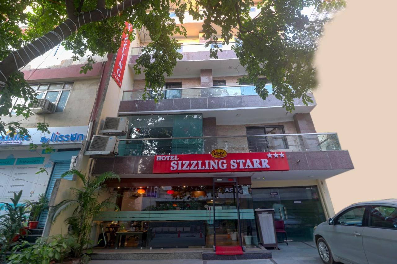 Hotel Sizzling Starr Nova Deli Exterior foto