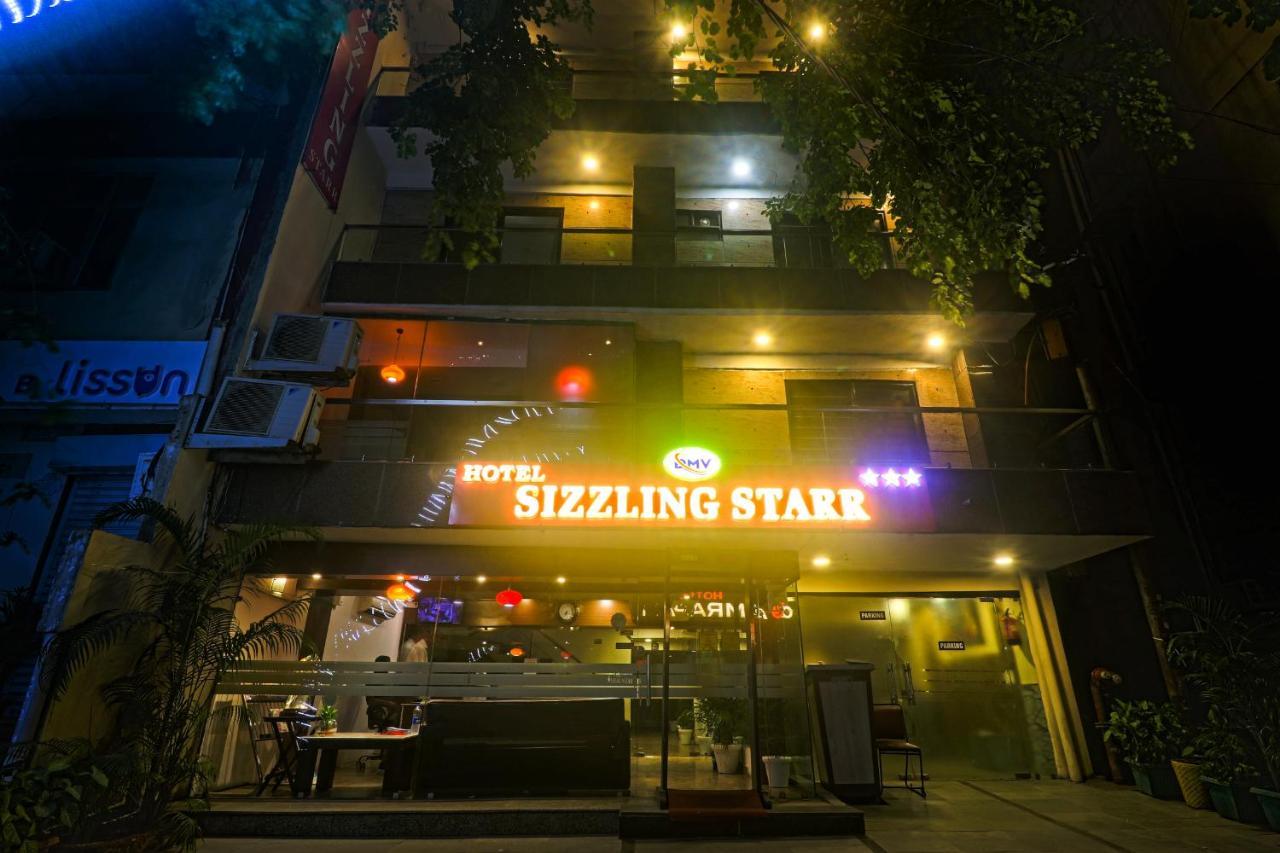 Hotel Sizzling Starr Nova Deli Exterior foto